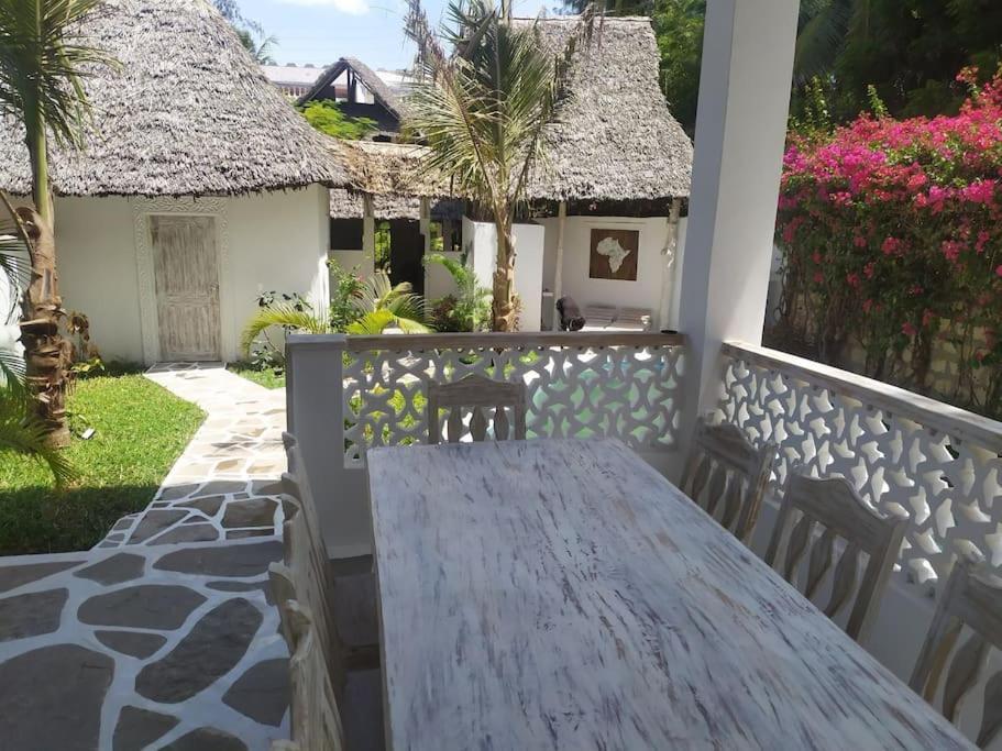Garoda House Turtle Bay Jacuzzi ☆☆☆☆☆ Kilifi Watamu Exterior photo